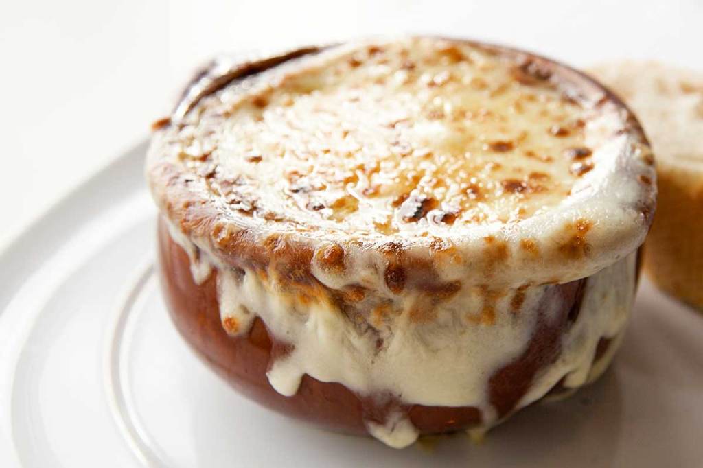 Here is a Delicious & Easy Winter Dinner Recipe French Onion&nbsp;Soup