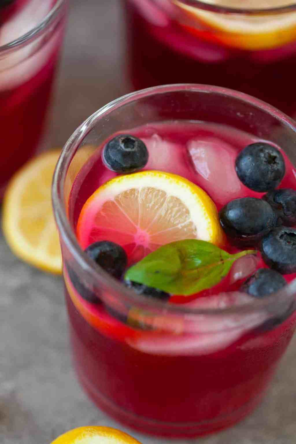 Blueberry Lemonade Vodka Punch (Fruity, Refreshing, and Perfect for&nbsp;Parties)
